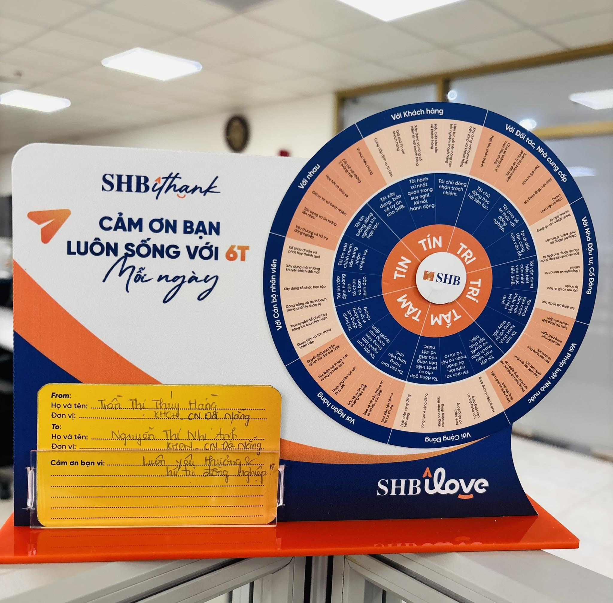 "Ai cũng gửi tình cảm đến ngừoi muốn tặng, riêng tôi, tôi muốn gửi cảm xúc của mình khi được nhận tấm thẻ"